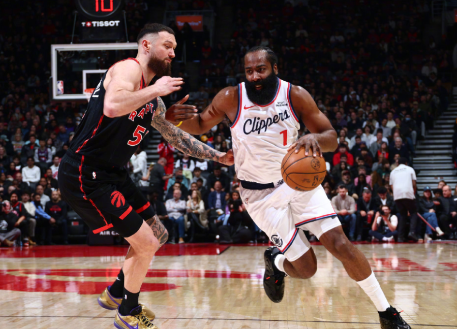 皇冠体育-快船五连胜！哈登31分10助带队大逆转，快船进前十，但需尽快补强